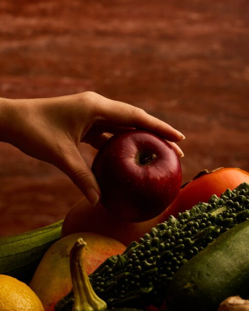 She turns things over. Looks again. If it's not worth it, she leaves it behind.

What makes it through her hands ends up here – from local farms delivering daily, to specialty produce you'd have to travel for. All of it chosen the same way. Carefully, and for a reason.
Come in and see what she picked this week.

Take her pick. · Tetra Fresh Grocer · Market Square, Sunnybank · 7am–10pm daily.